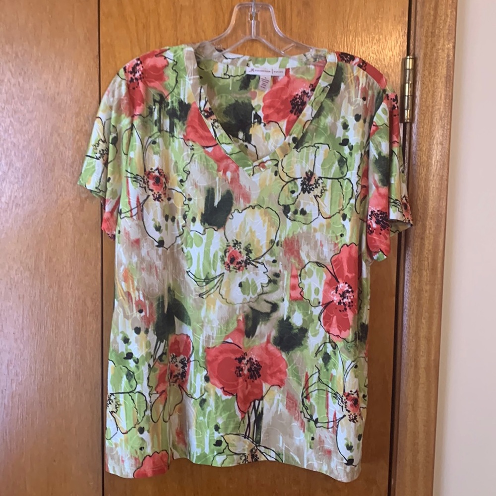 JM Collection V-neck short sleeve tee